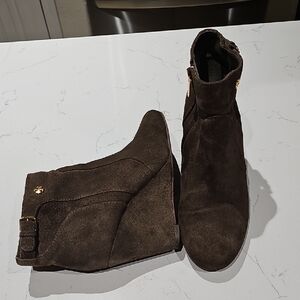 Tory Burch Ankle Booties Brown Leather Suede Milan Wdege, Gold  Hardware Size 7.